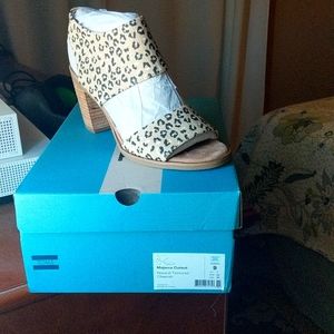 Toms Majorca Cutout Heels